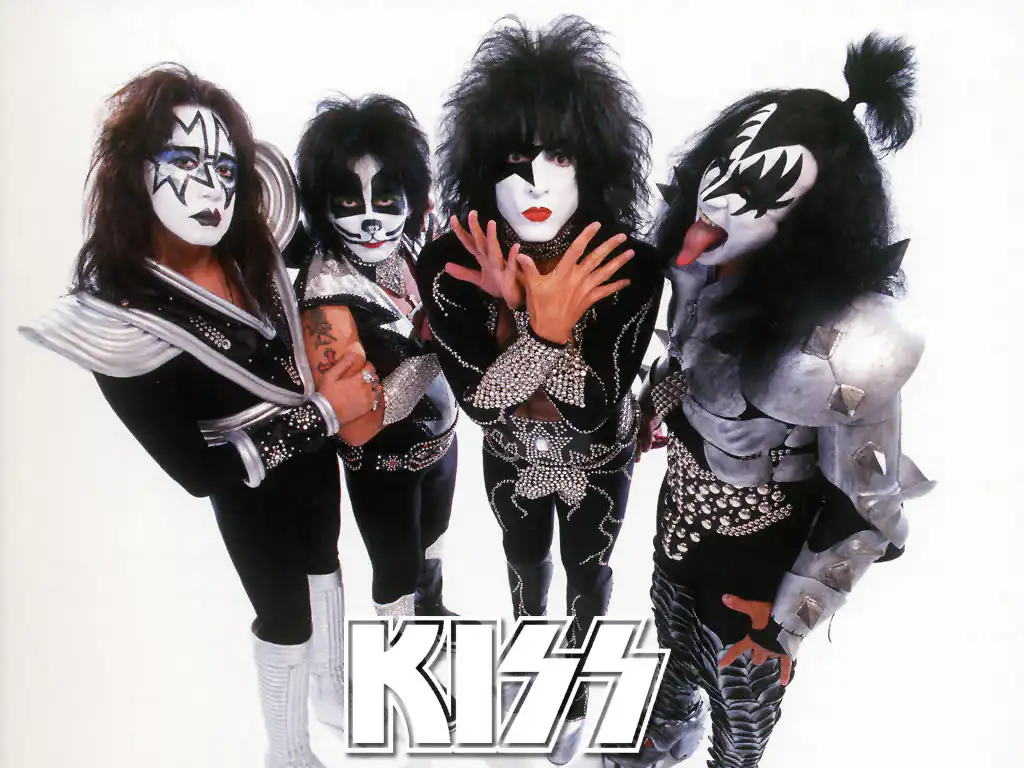 3-Kiss.webp