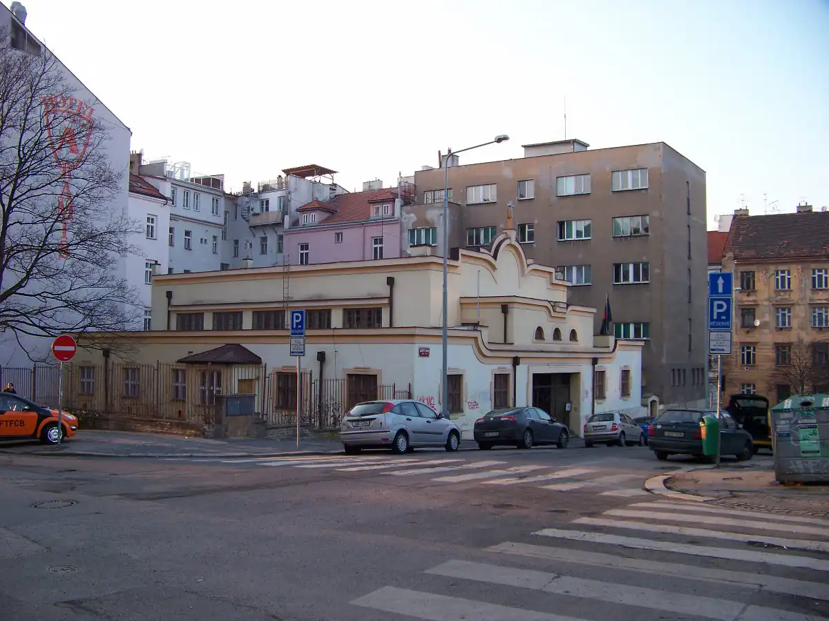 Náměstí_Barikád,_husitský_kostel.webp