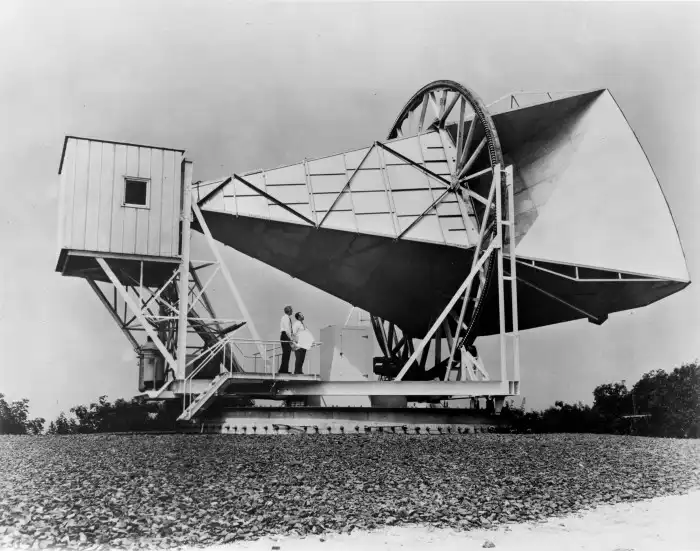 LRG horn_antenna-in_holmdel-_new_jersey_201501210955295.webp
