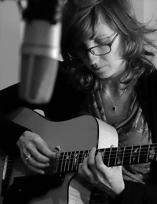 mary-halvorson-600-2.webp